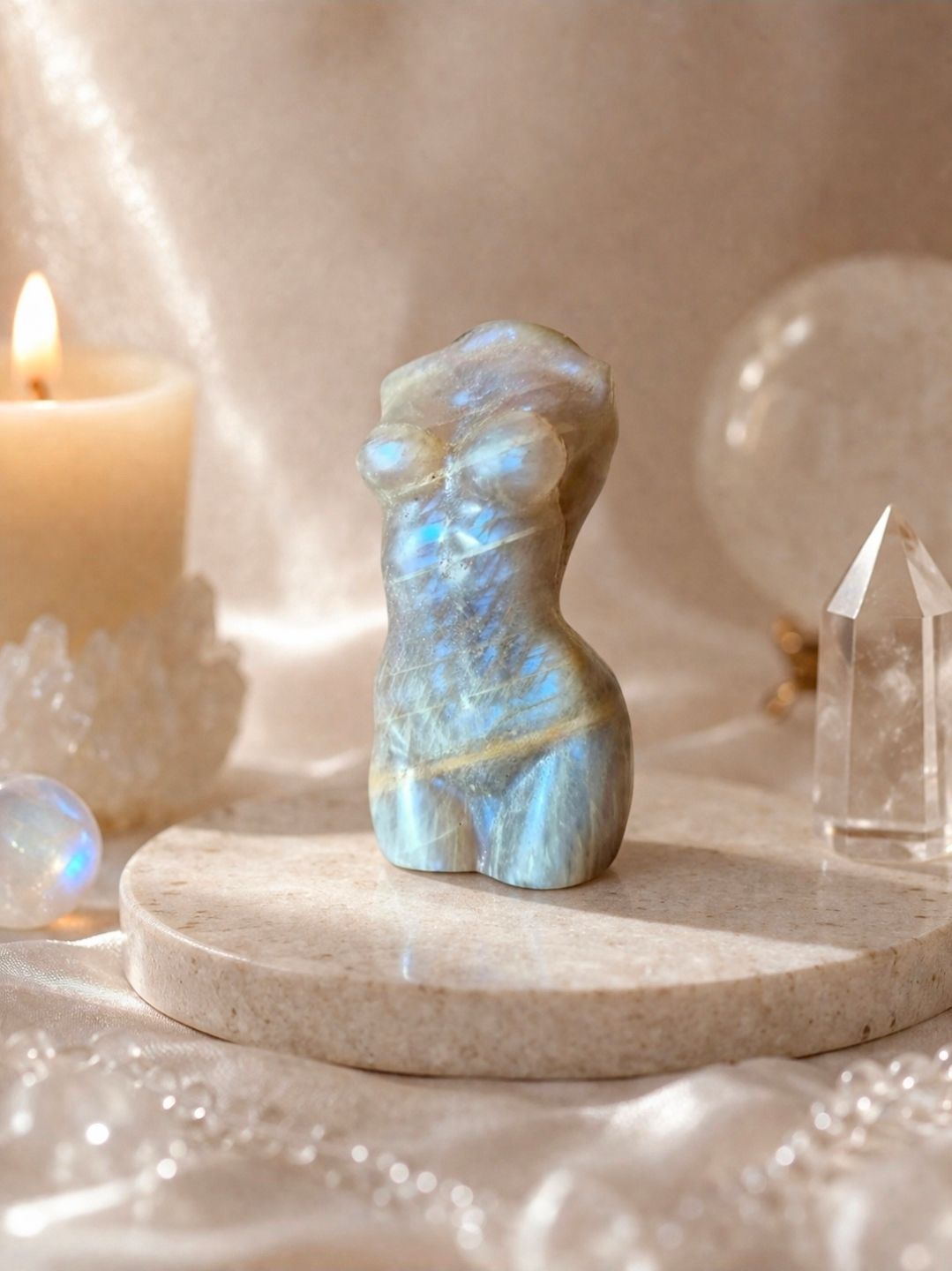 Female Body Moonstone / 3-4 cm (MG)