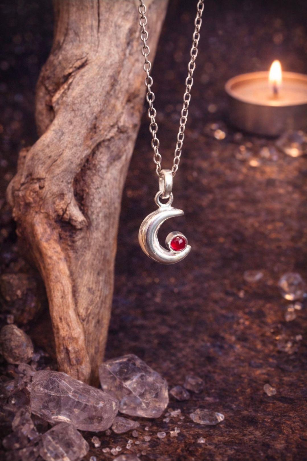 Zilveren Hanger met Granaat - Halve Maan