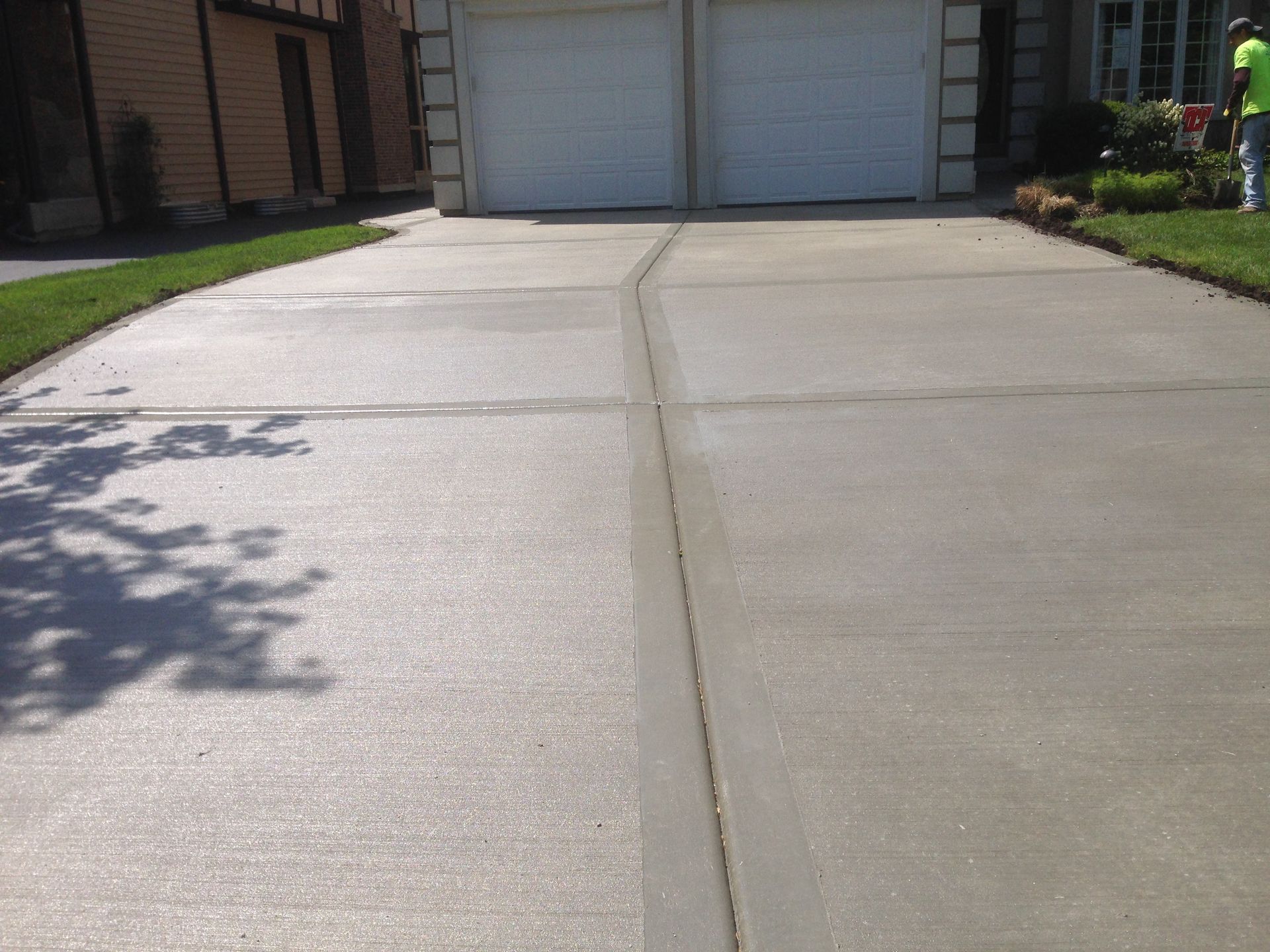 Driveway Concrete to a Garage