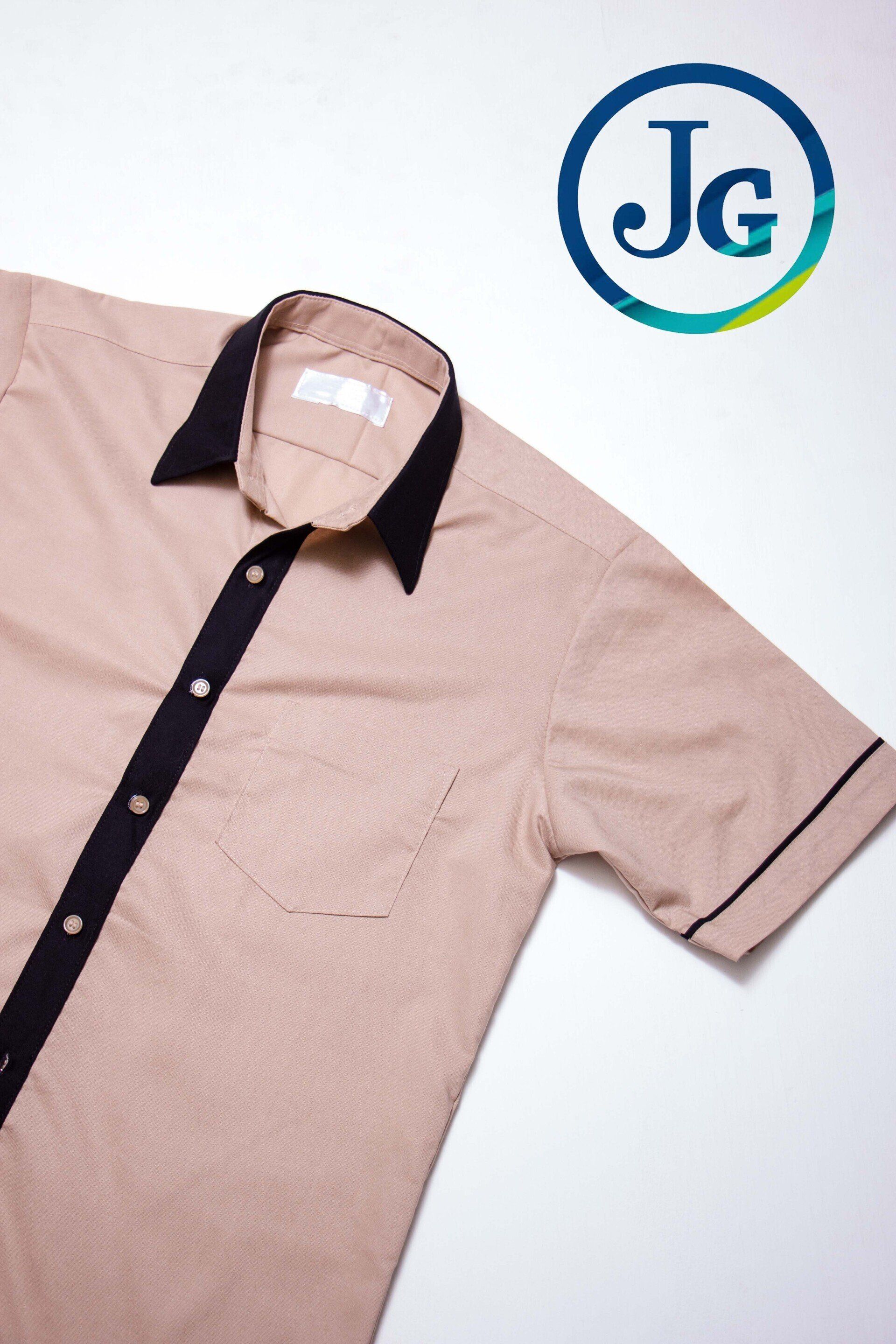 camisa de vestir con logo bordado