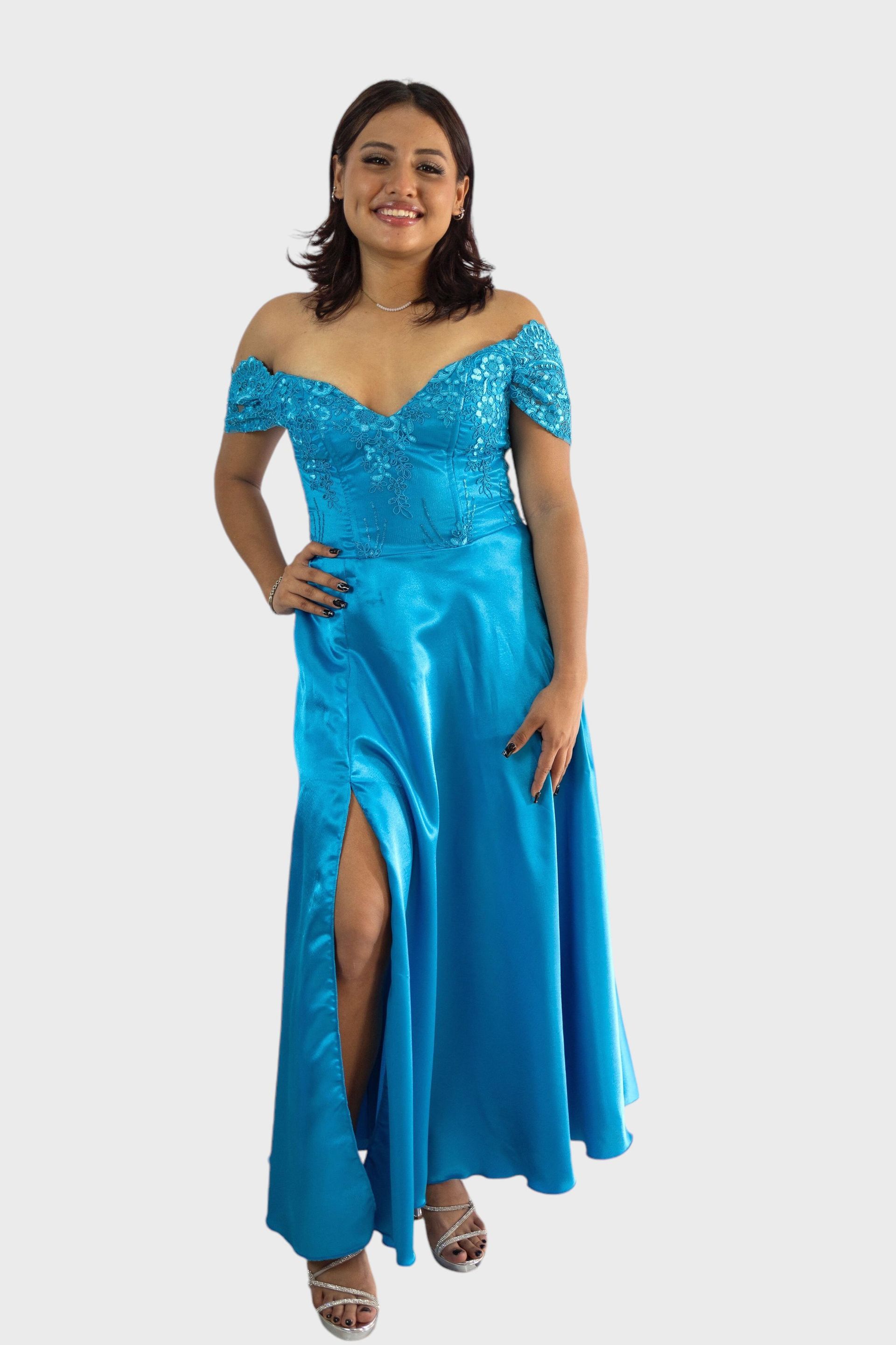 vestido de graduación color celeste