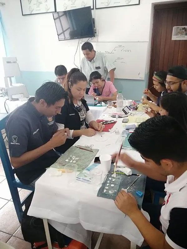 ESCUELA TÉCNICA DE PRÓTESIS DENTAL