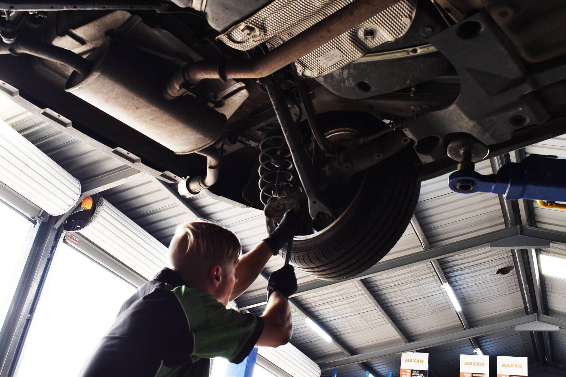 Suspension+Repairs+man