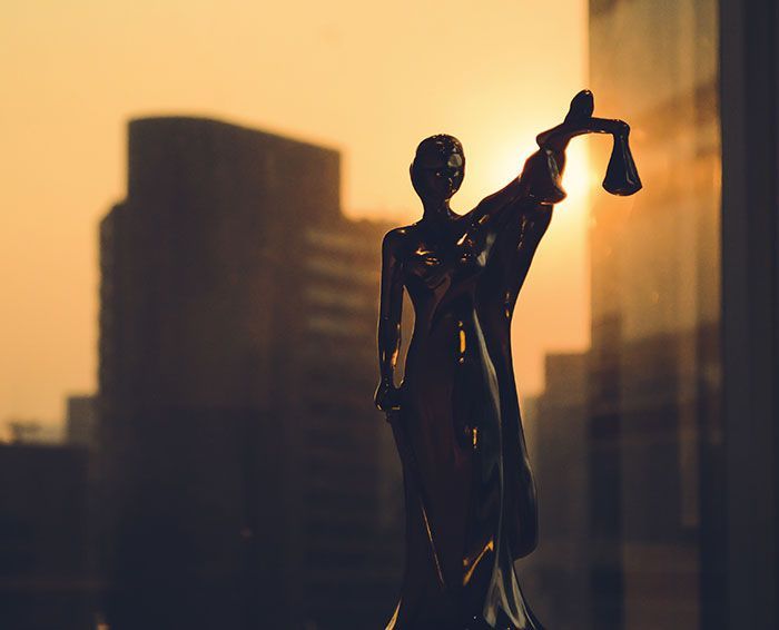 CONSTANTINO Y ASOCIADOS