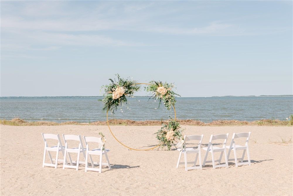 Elegant Beach Wedding Arch Design