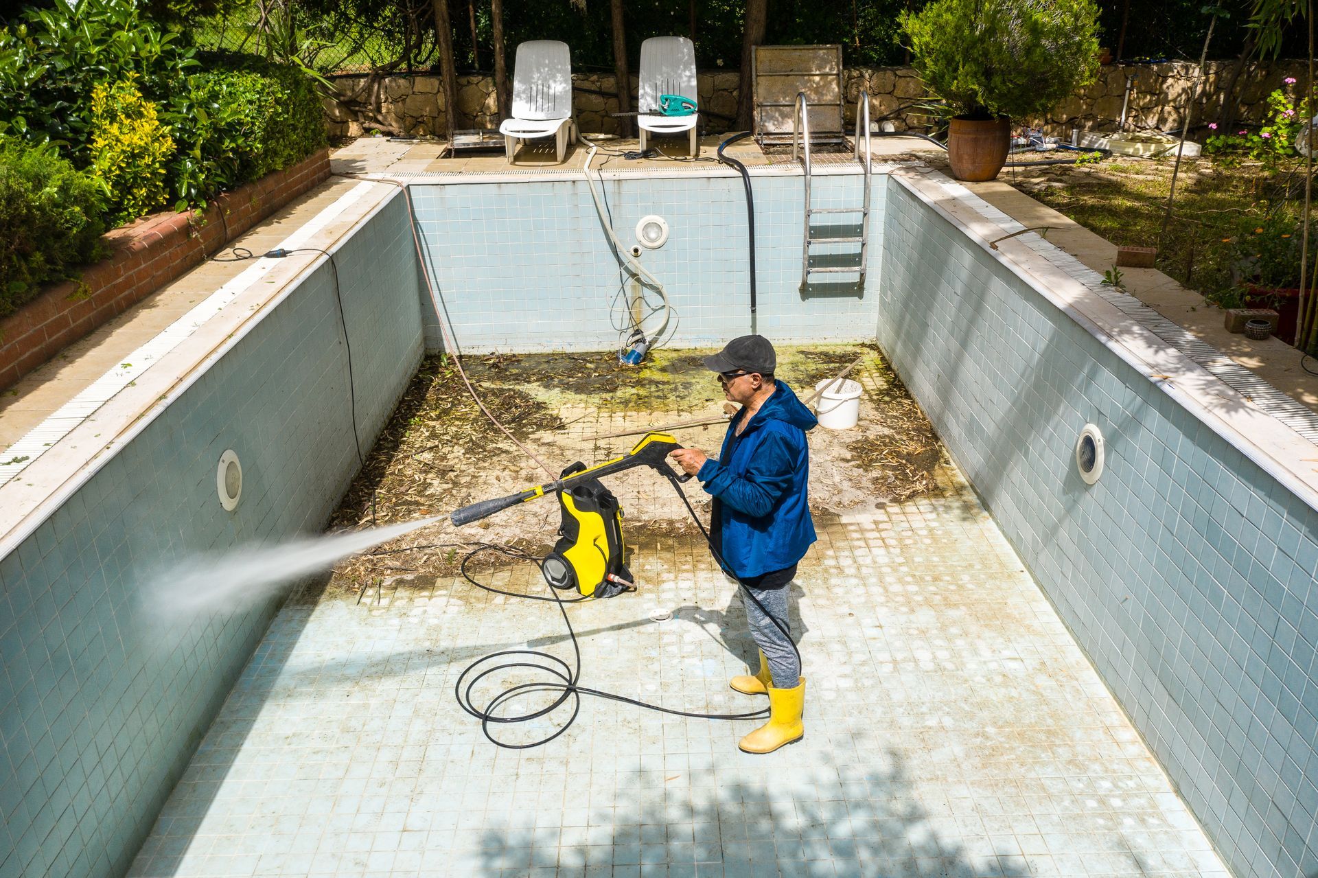 Swimming Pool Cleaning