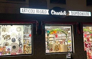 vetrina charlot