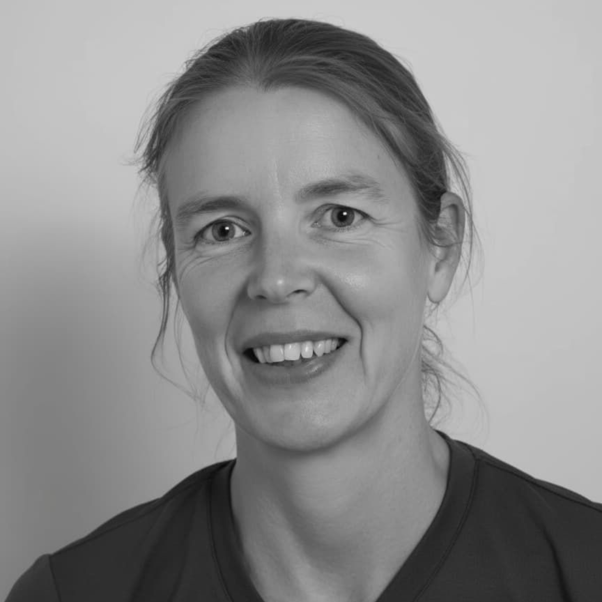 Professional headshot of Helen James, an expert Economics tutor recommended by Simply Chemistry.