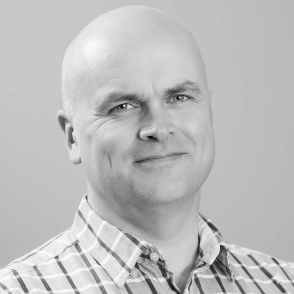 Professional headshot of Neil Hawley, an expert Maths tutor recommended by Simply Chemistry.