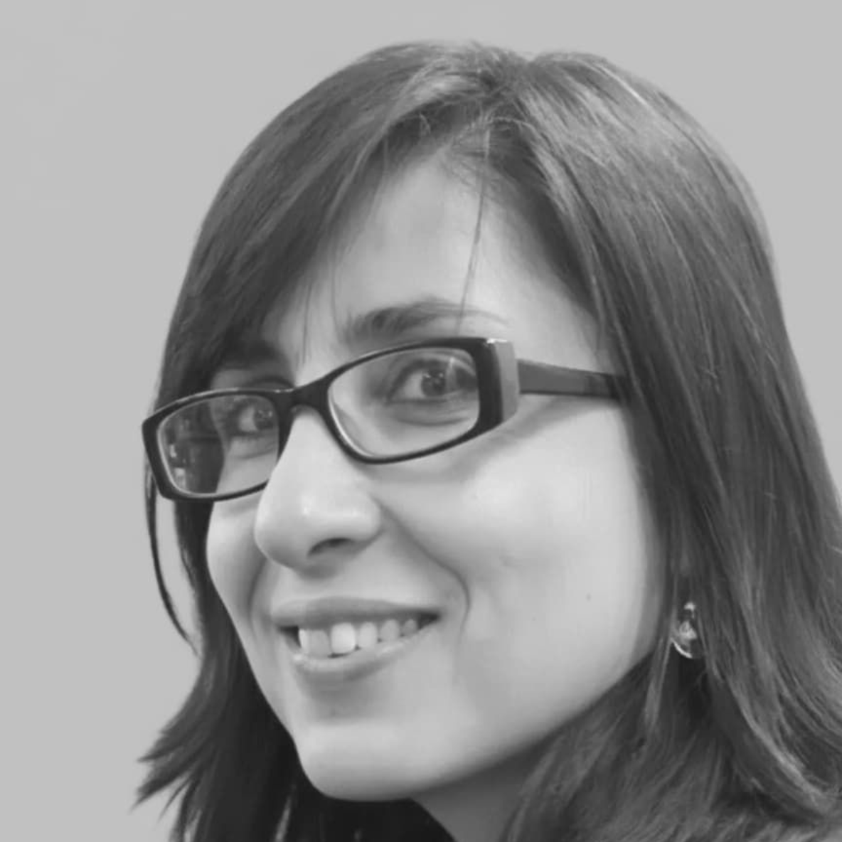 Professional headshot of Patricia Rodriguez Valenzuela, an expert Spanish tutor recommended by Simply Chemistry.