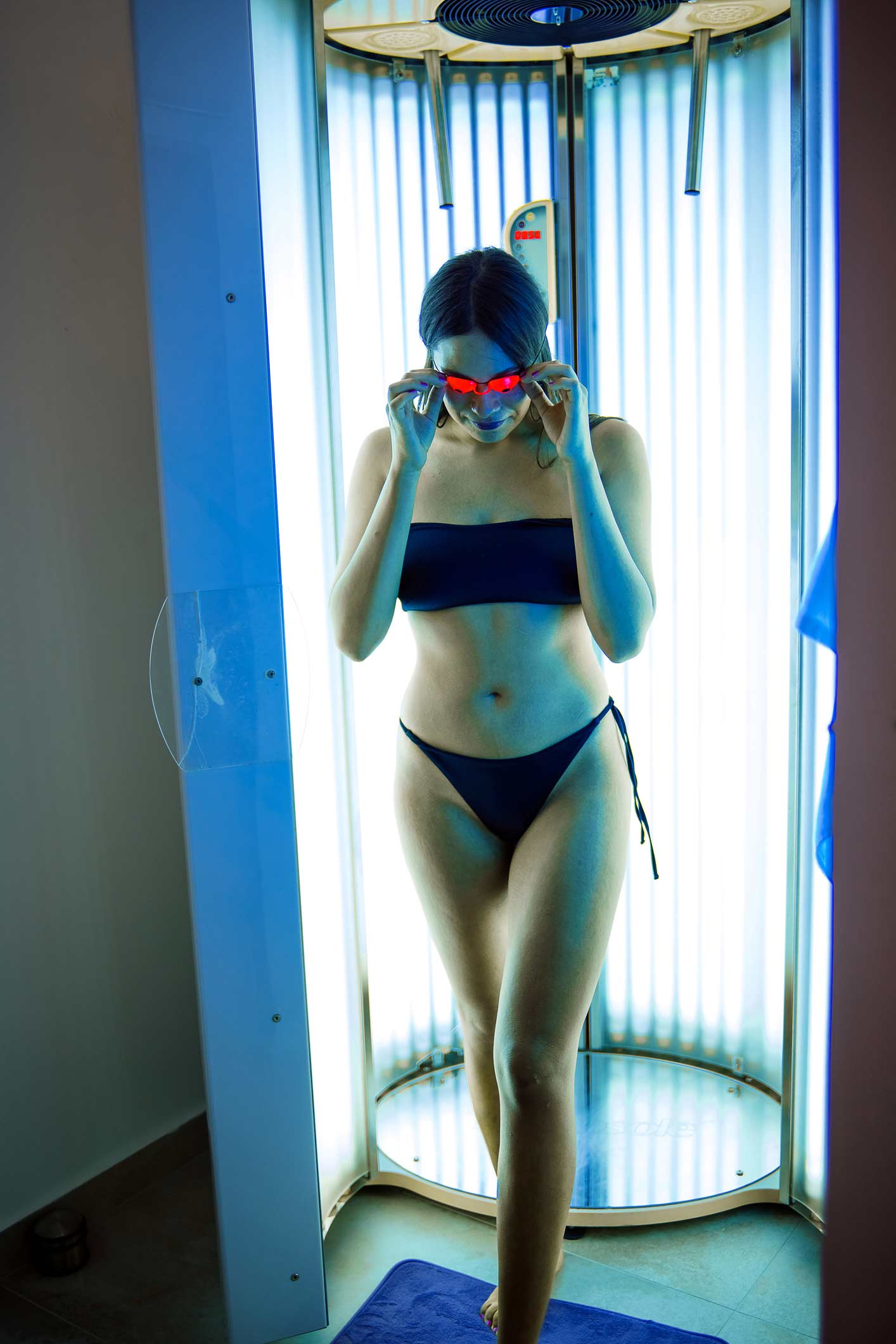 Stand-Up Tanning Bed — Hudson Oaks, TX — CoCo Beach Tan