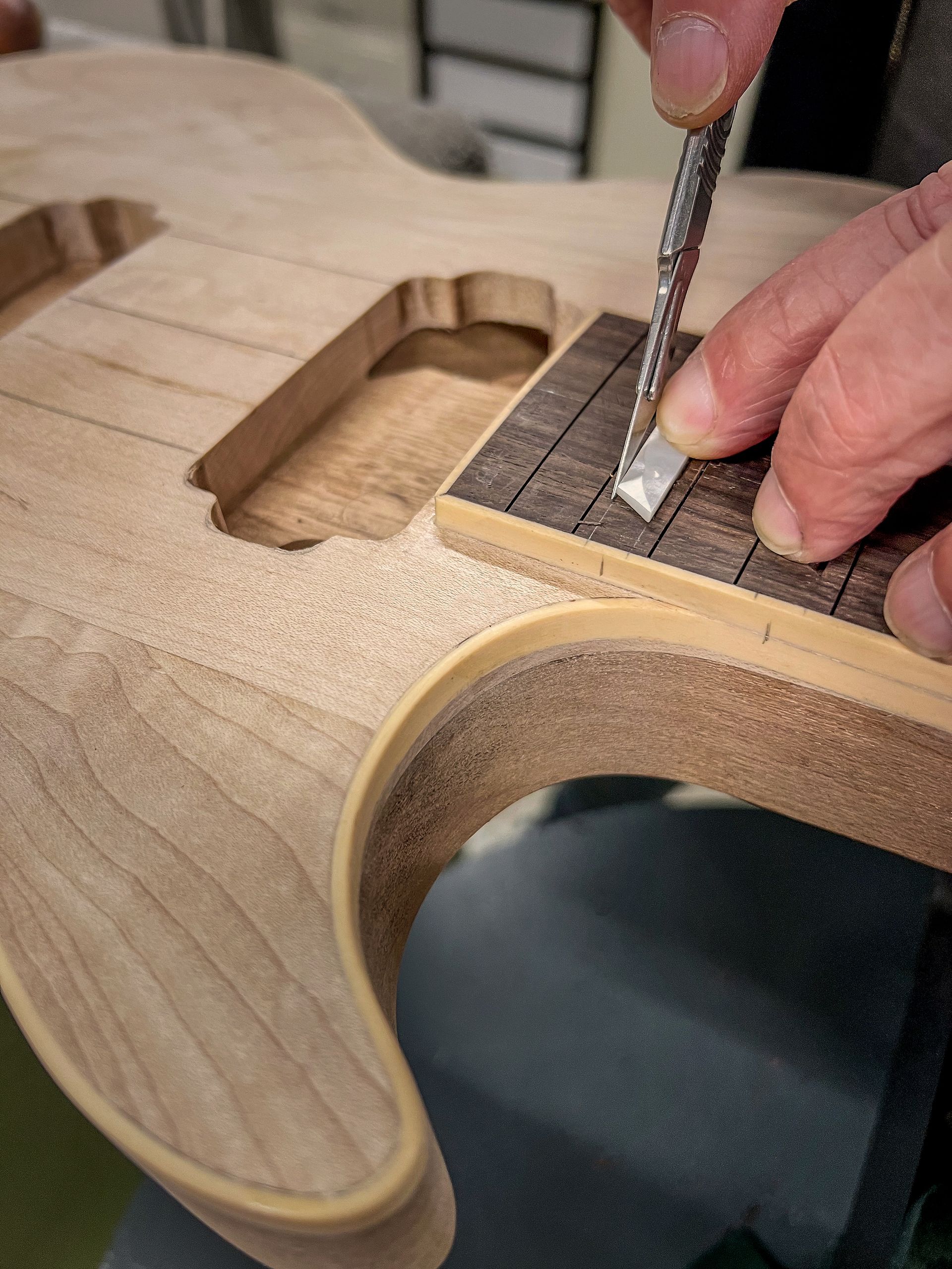 MOP inleg. Handgemaakte gitaar.  Art of Noise Guitars