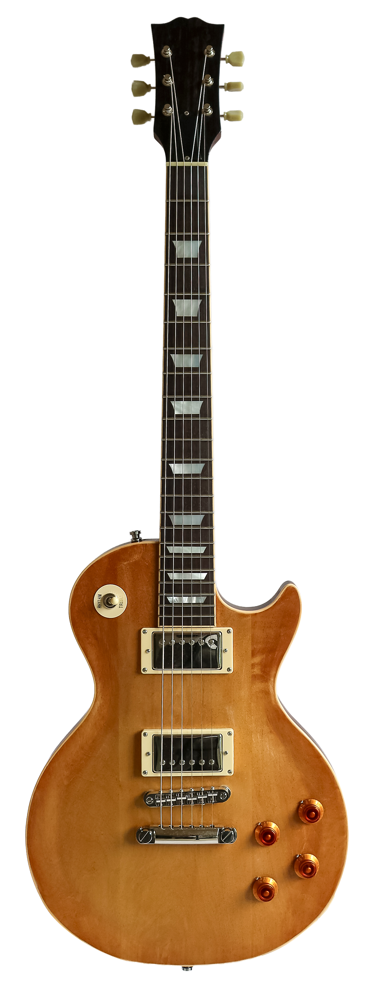 Een close-up van een elektrische gitaar op een witte achtergrond.