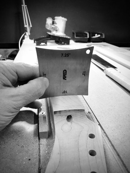 Neck radius. Handgebouwde gitaar neck. Custom guitar. Art of Noise Guitars