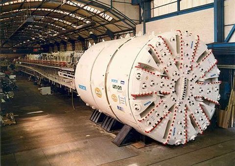 tunnel boring machine