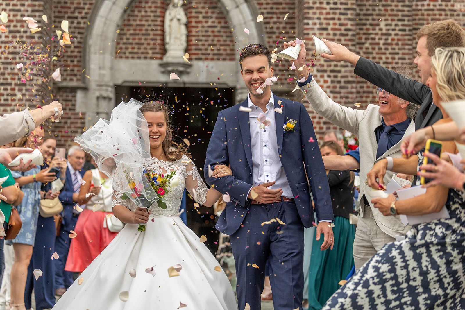 Spontane trouwfoto Antwerpen Zara & Ali