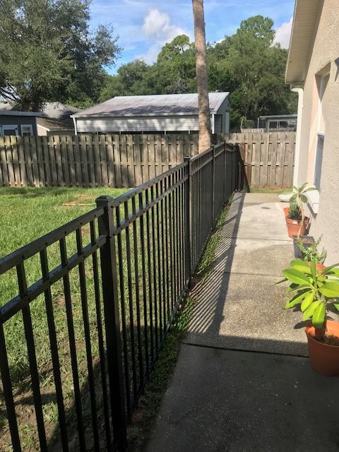 Aluminum privacy fence
