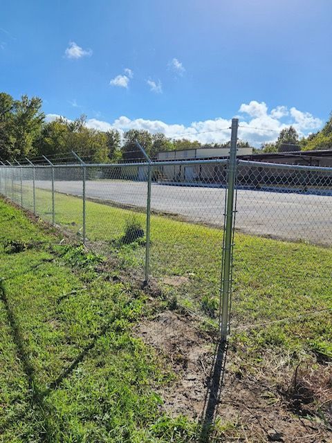 Commercial chain link fence
