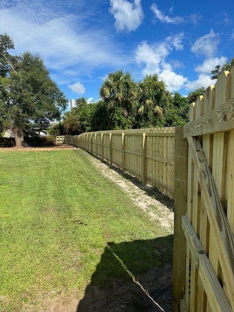 Wood fences Installation