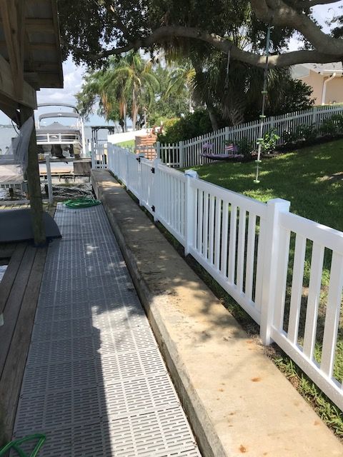 Durable Vinyl fence