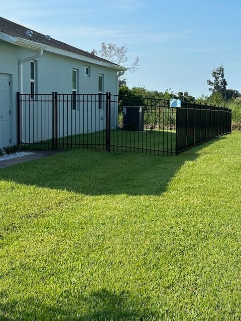 Residential aluminum fence
