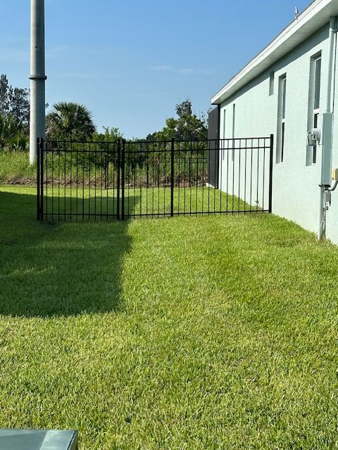 Commercial aluminum fencing