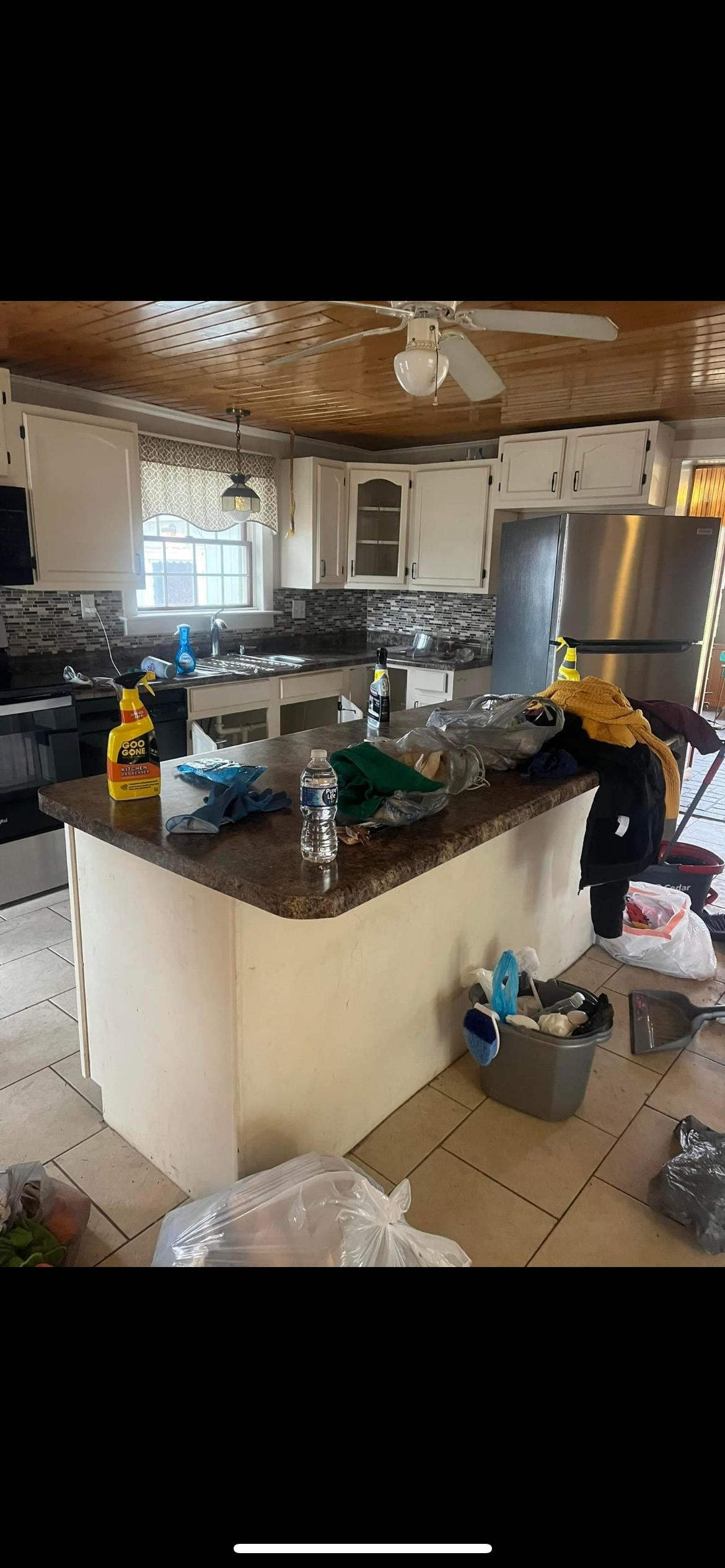 Before and after cleaning service — Dover, Stark County, Canton, Jackson Township, Belden Village, Green, Uniontown, Massillon, Louisville, Alliance, Bolivar, North Canton, OH — Rosmary's Cleaning Service