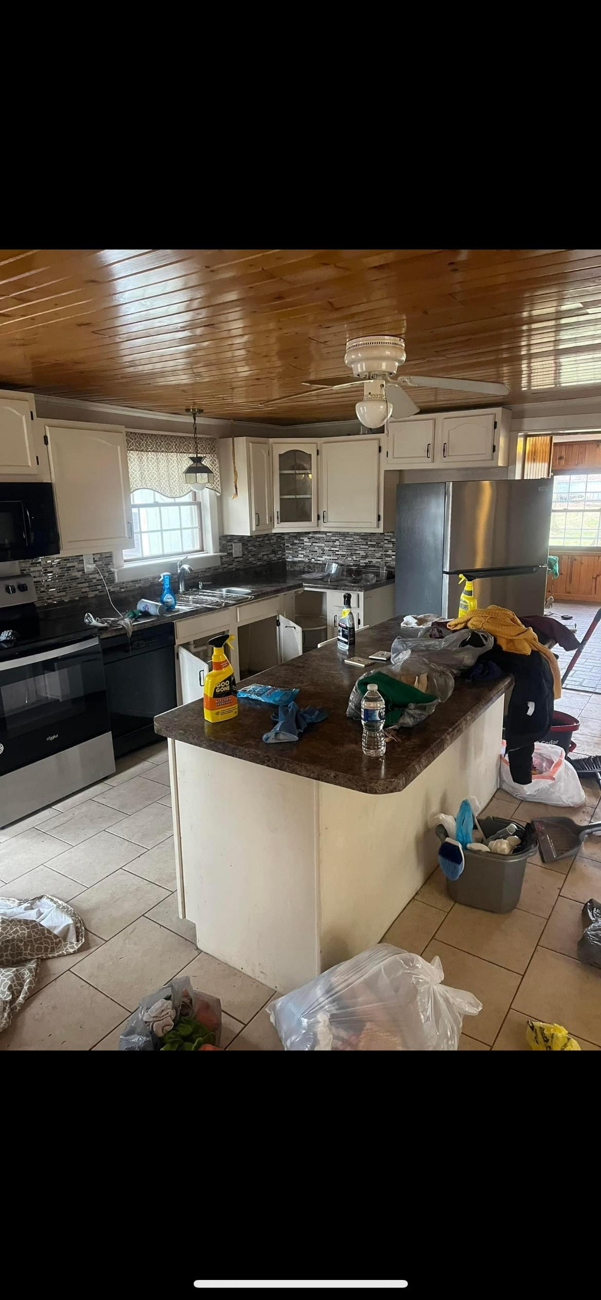 Before and after cleaning service — Dover, Stark County, Canton, Jackson Township, Belden Village, Green, Uniontown, Massillon, Louisville, Alliance, Bolivar, North Canton, OH — Rosmary's Cleaning Service