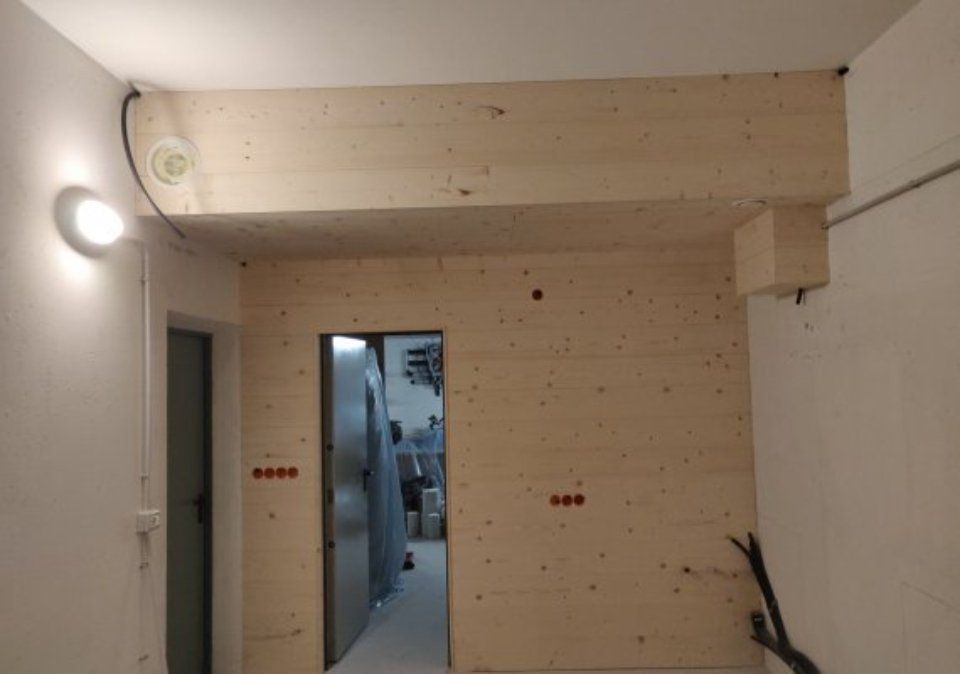 Tetto di ingresso in legno