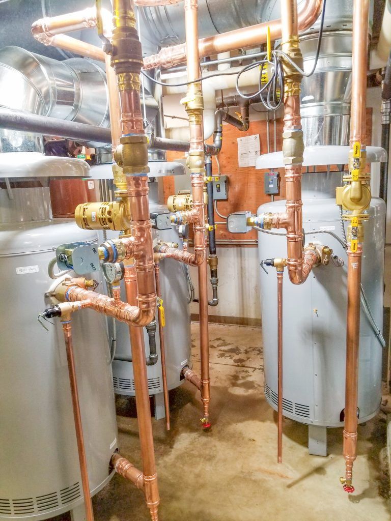 Instalación de boilers tipo A.O. Smith HW670 en Bridges of Poplar Creek