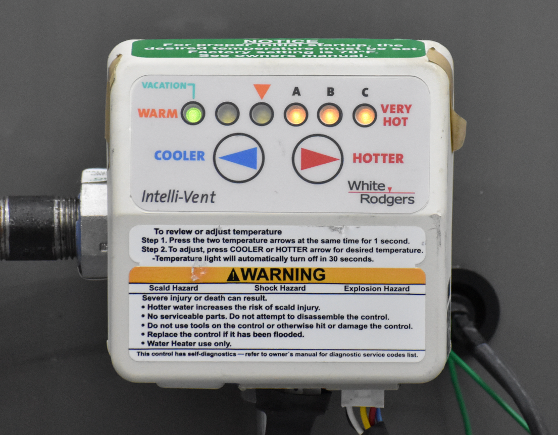 Example ECO activation flash code on gas valve, indicating gas valve needs to be replaced