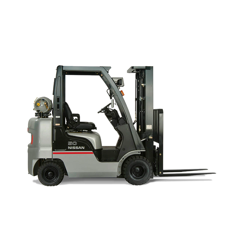 Una carretilla elevadora de gas está sentada sobre un fondo blanco.