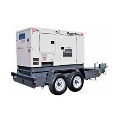 Un generador está en un remolque con dos ruedas.