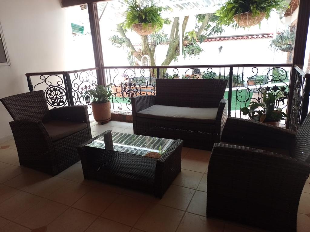 HOGAR GERIÁTRICO FLOR DE LA VIDA