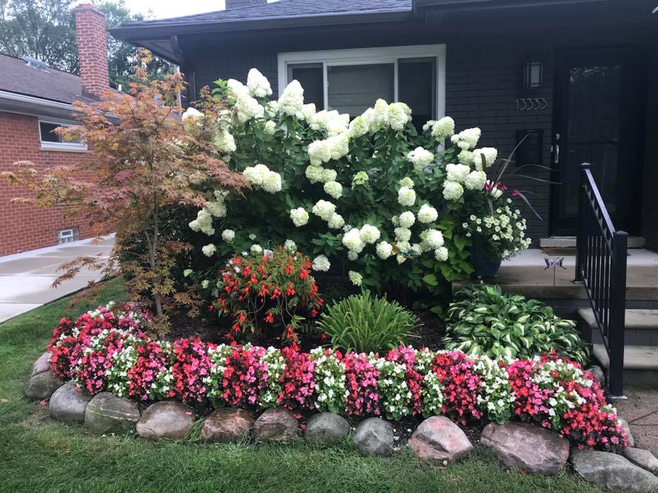 Lawn & Garden — Beautiful Lawn in Berkley, MI