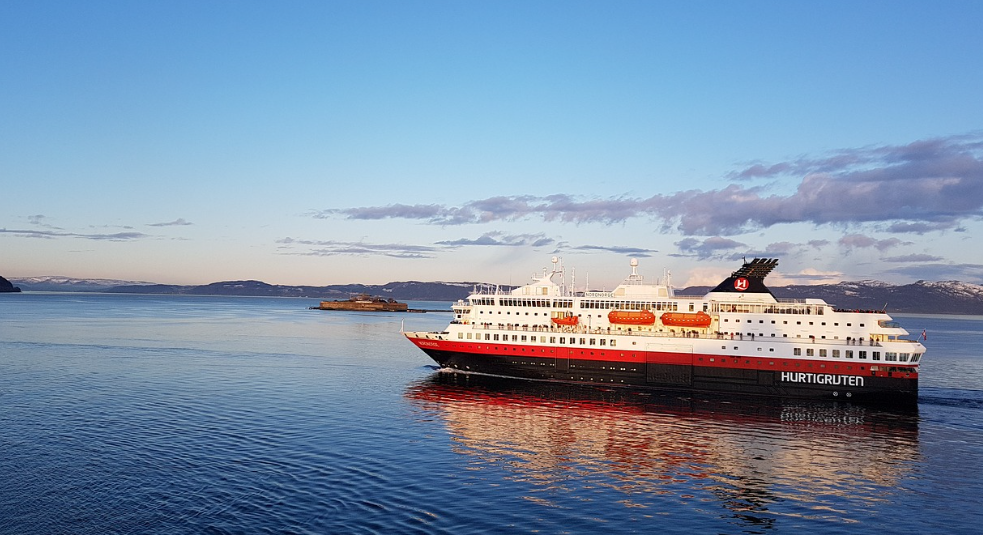 Coastal Express and Northern Lights Cruise 