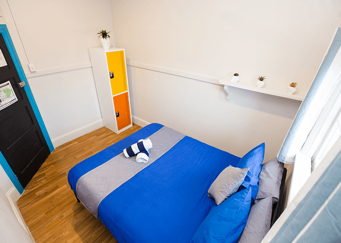PRIVATE ROOMS