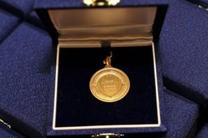 Medaglia D’oro per la fedeltà al lavoro e del progresso economico