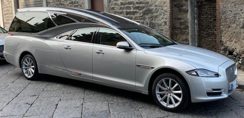 auto funebre Mercedes