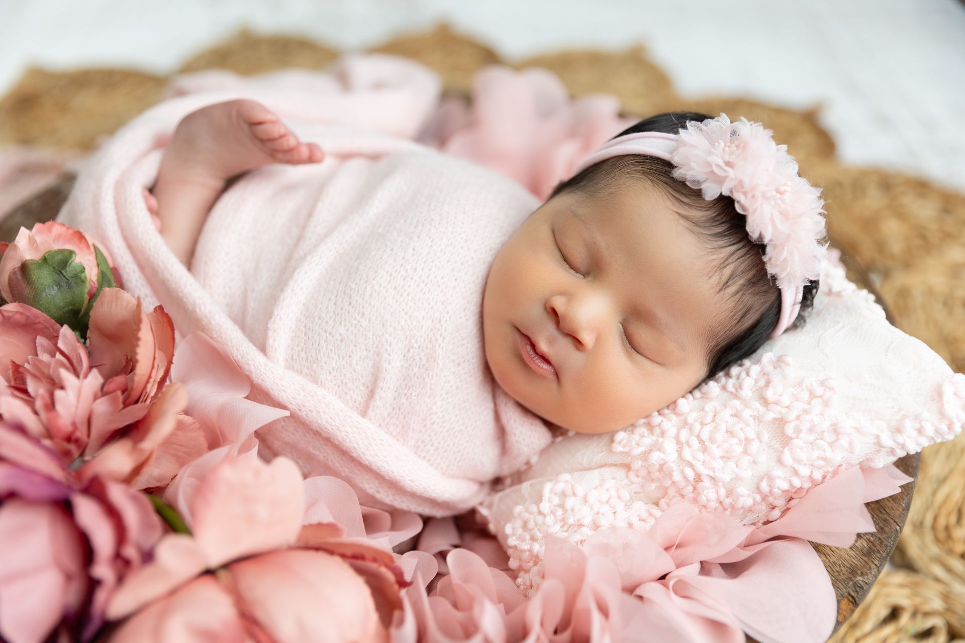 Portrait Of A Baby In A Pink Blanket - Friendswood, TX - 4 Peas Photography