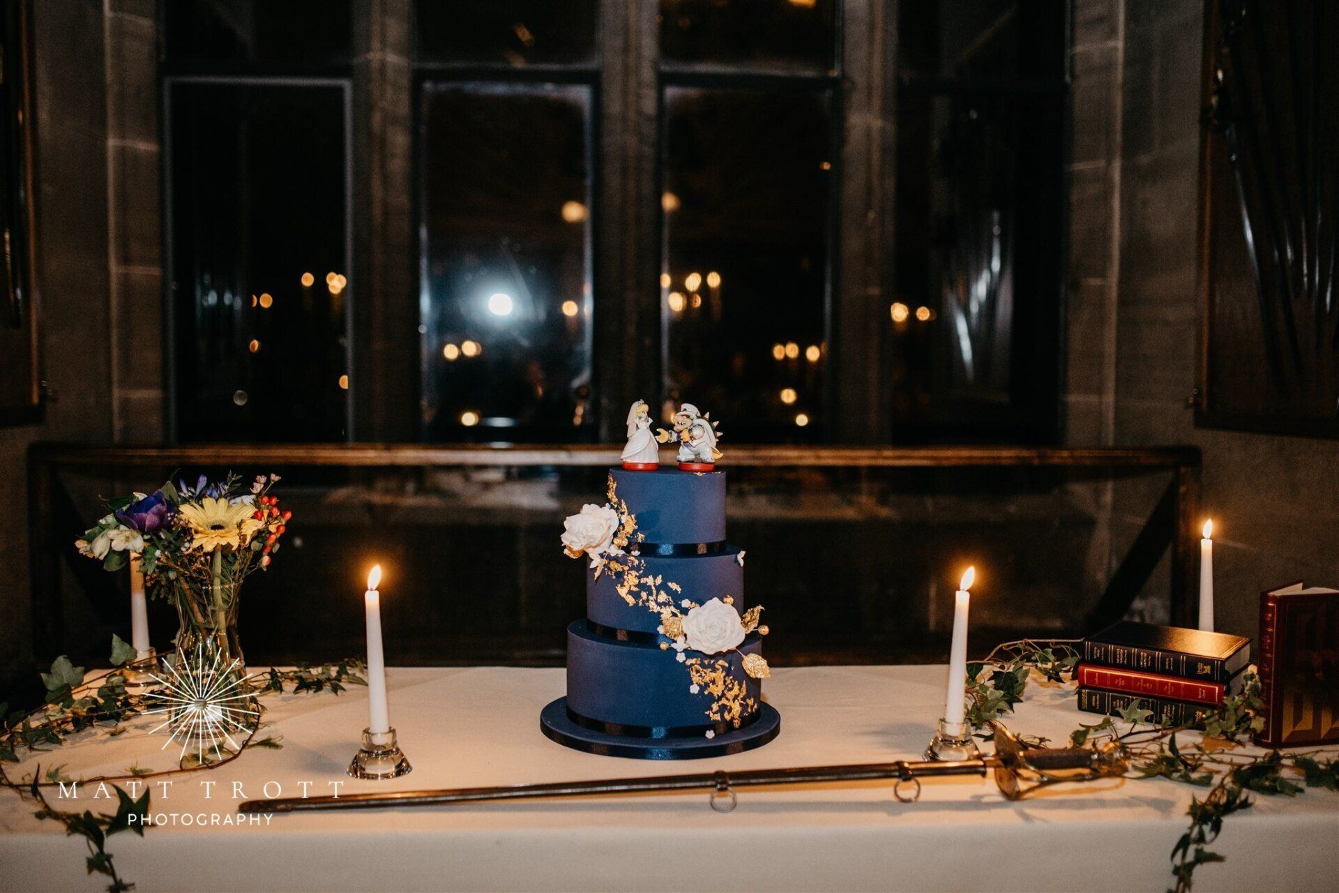 navy wedding cakes