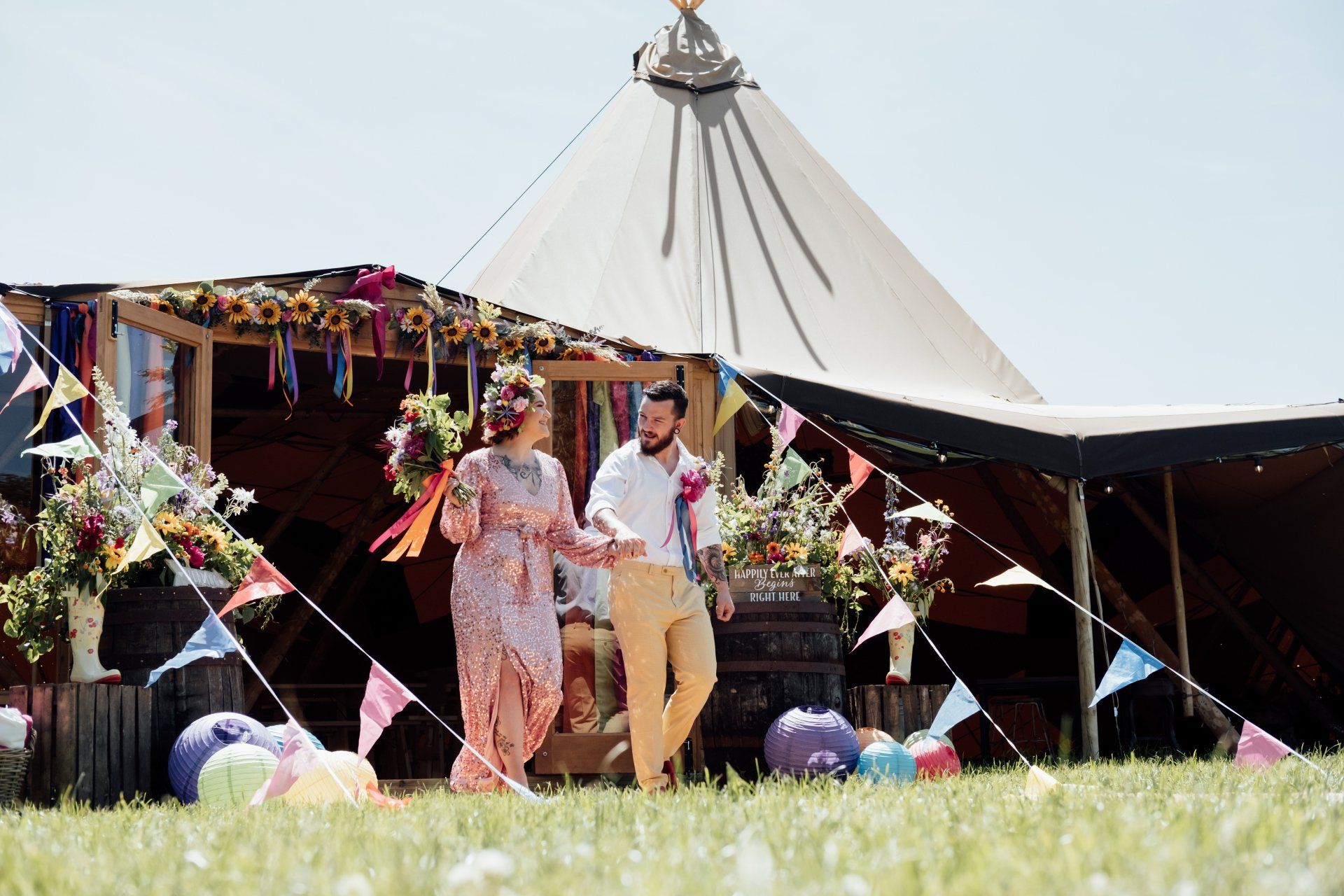 colourful Tipi wedding ideas | Festival vibes wedding themes