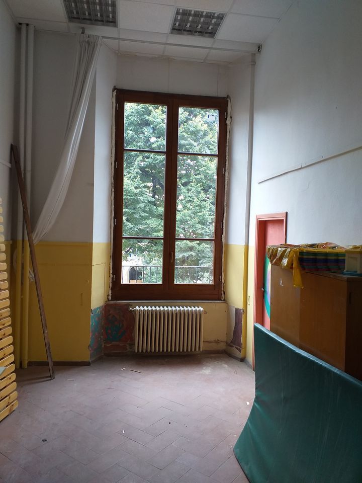 finestra con infisso in legno