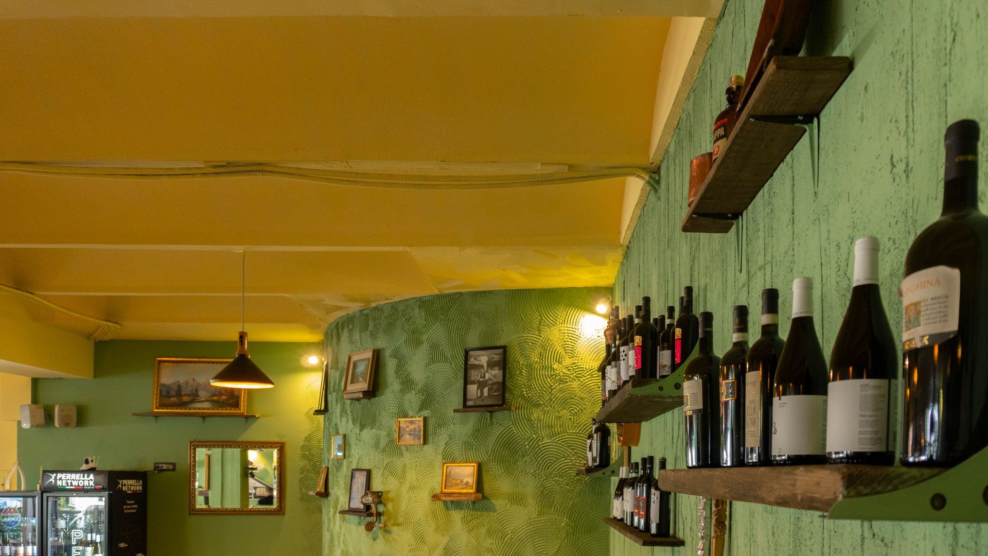 locale sottocasa mercogliano