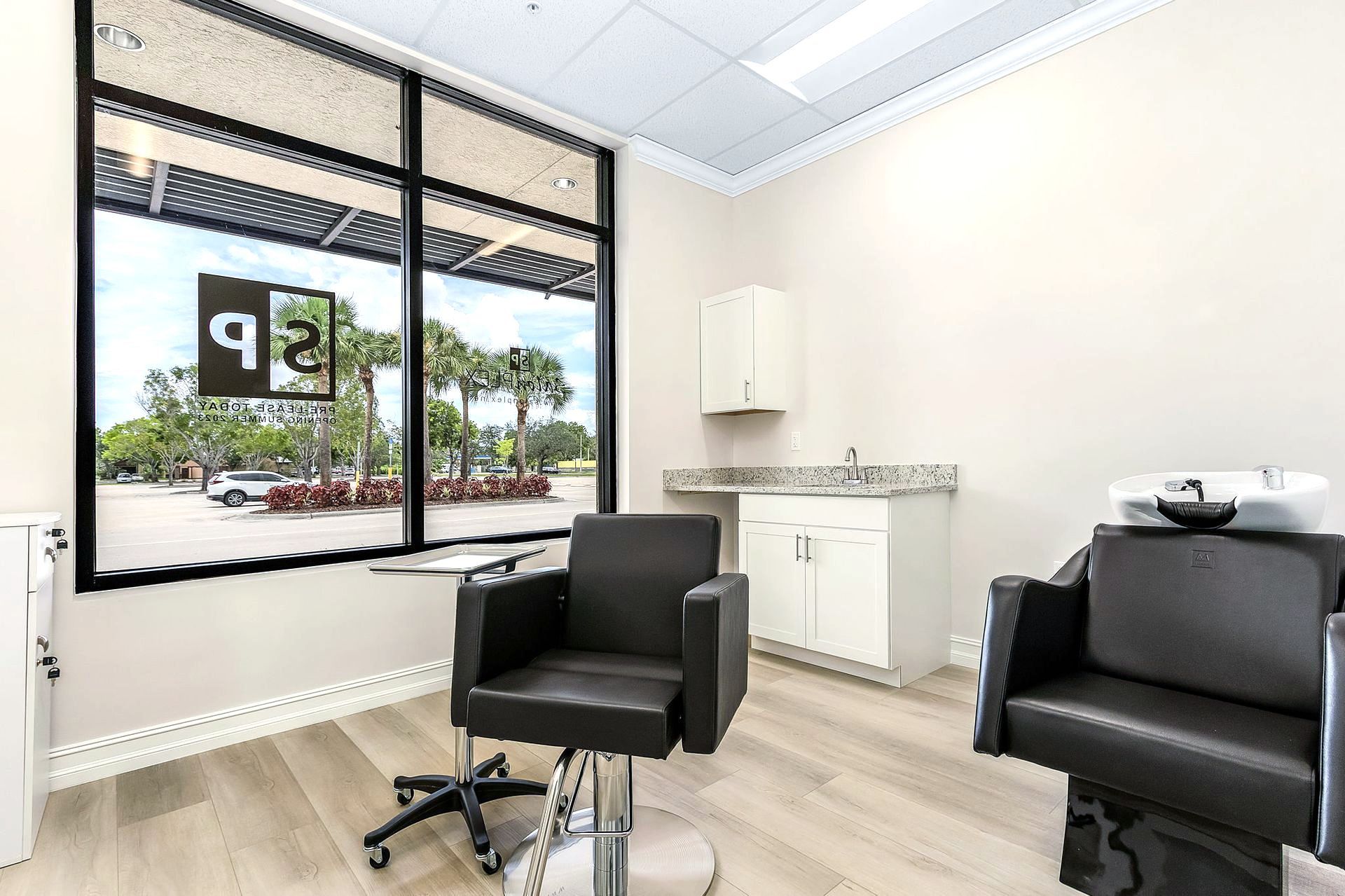 SalonPLEX Suites' Modern Equipment and Furnishings are provided to each member!