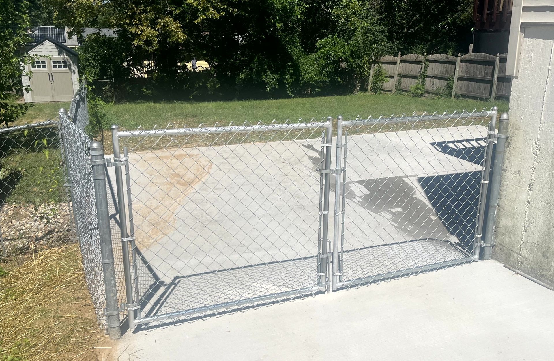 Example of chain link fence service for homes in Arnold, Missouri