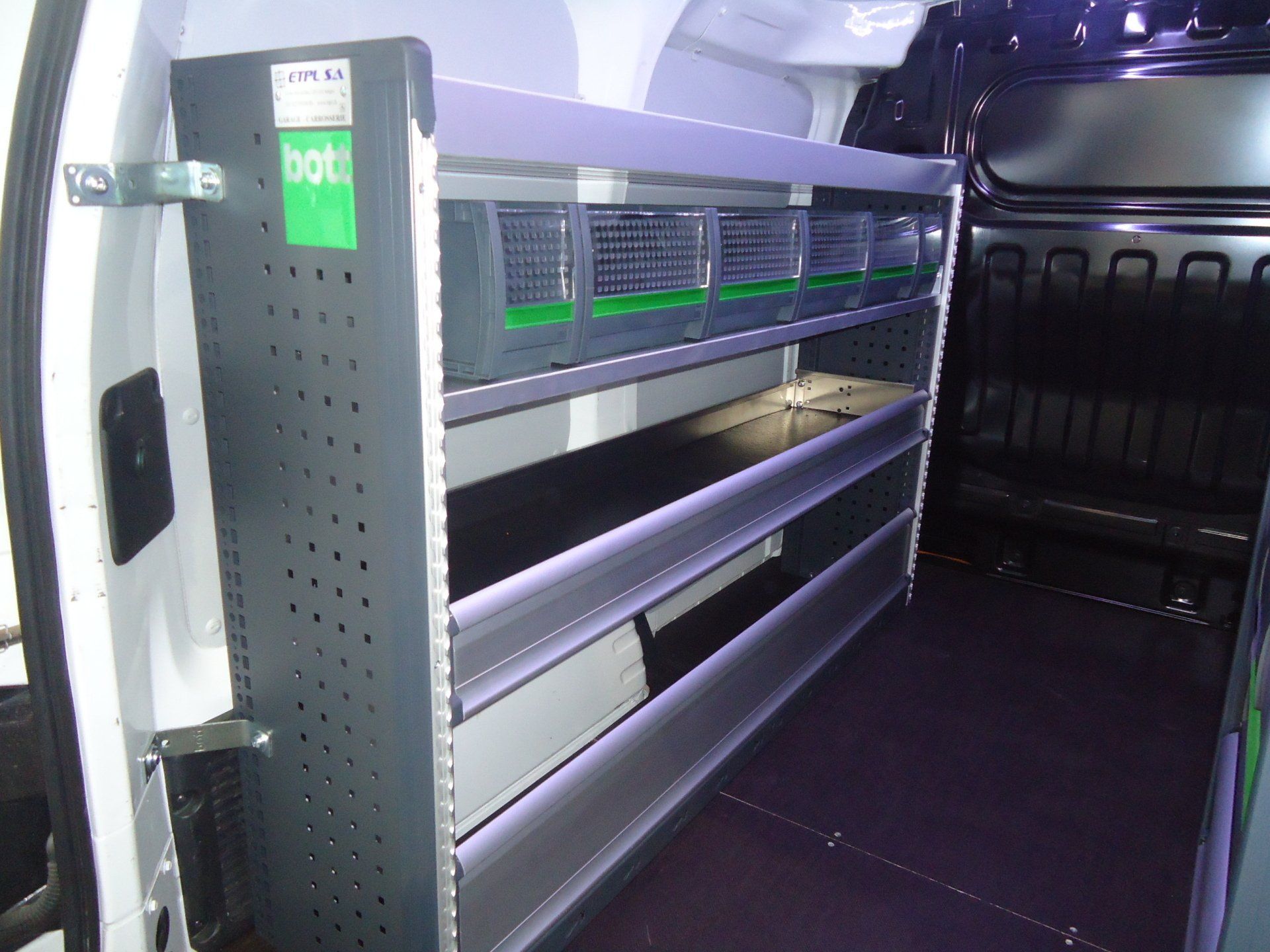 Aménagement Bott étagères sur-mesure