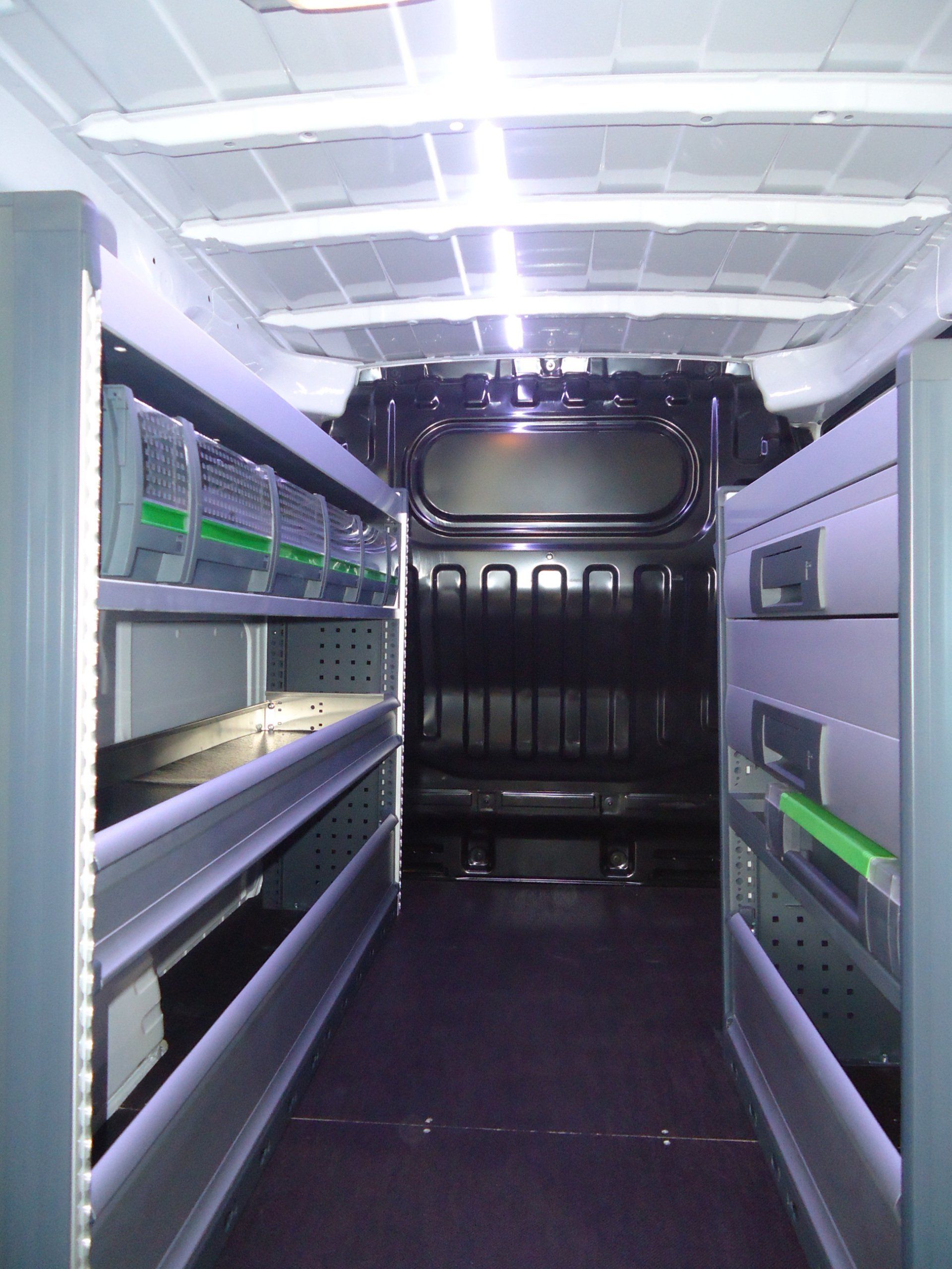 Aménagement Bott étagères sur-mesure vue d'ensemble