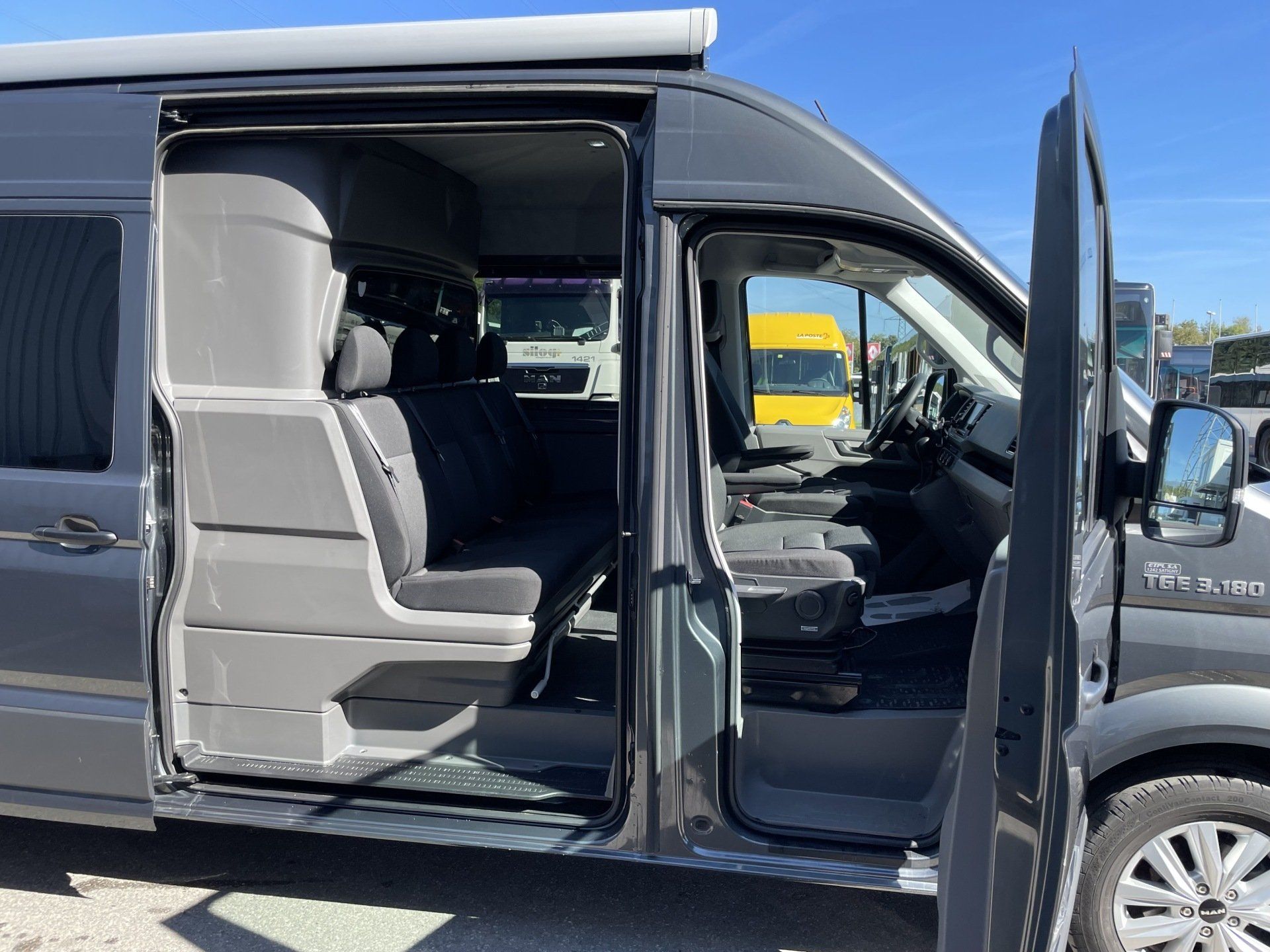 Camionnette toute équipée avec 6 places