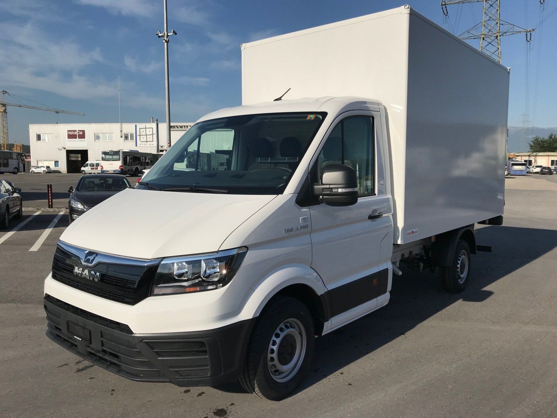 Camionnette avec hayon monté